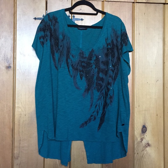 Rock & Republic Tops - 👒ROCK & REPUBLIC Glitter T-Shirt